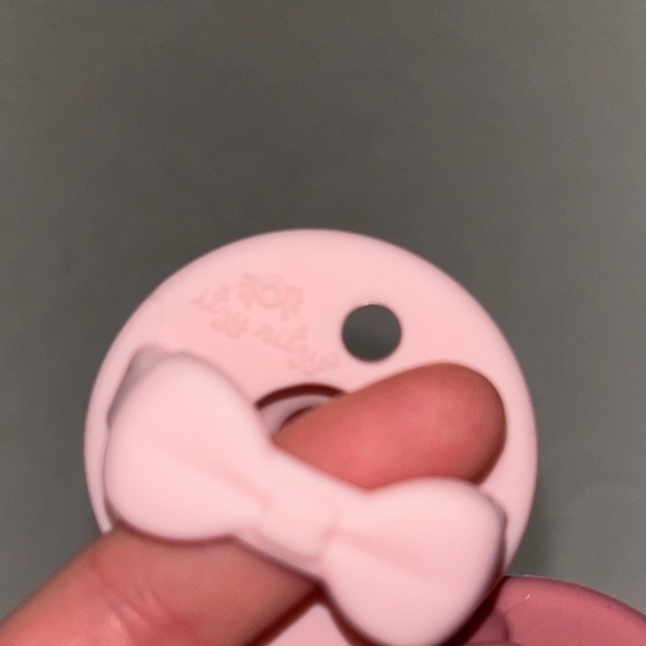 (2 for $10) Itzy Ritzy Bow Silicone Pacifiers - Pink and Rose - Picture 5 of 8